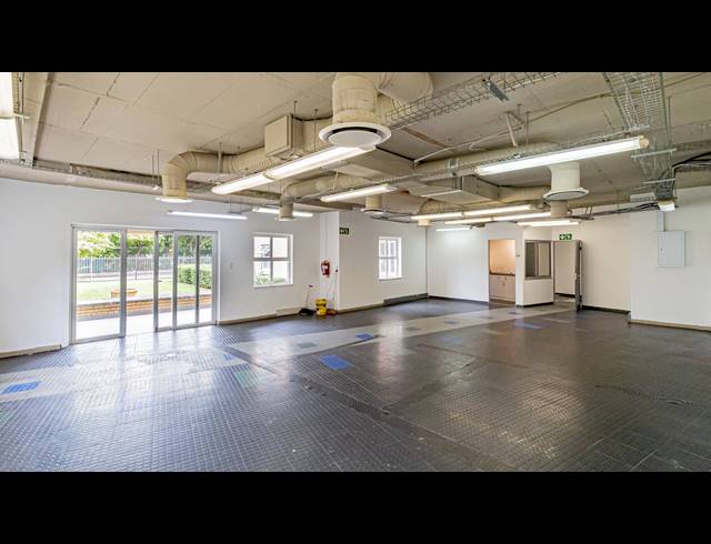 158M² OFFICE TO LET IN FERNDALE